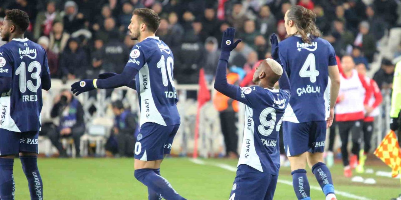 FENERBAHÇE, GALİBİYET SERİSİNE SİVAS’TA DEVAM ETTİ