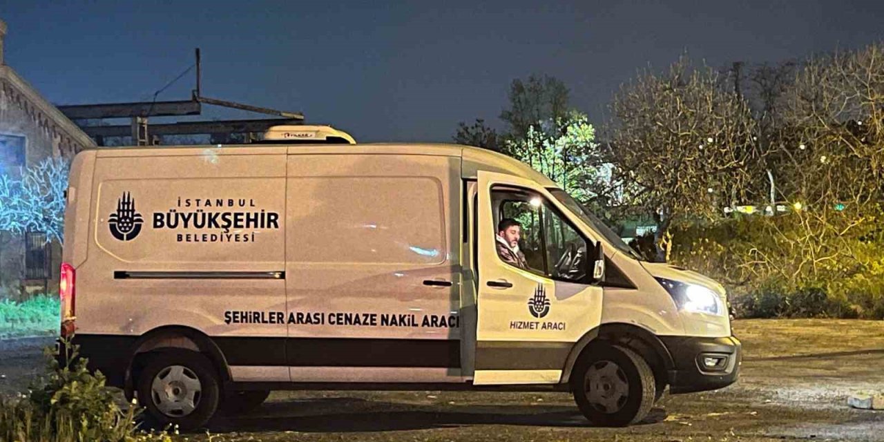 KÜÇÜKÇEKMECE’DE BOŞ ARAZİDE ÇÜRÜMÜŞ HALDE ERKEK CESEDİ BULUNDU