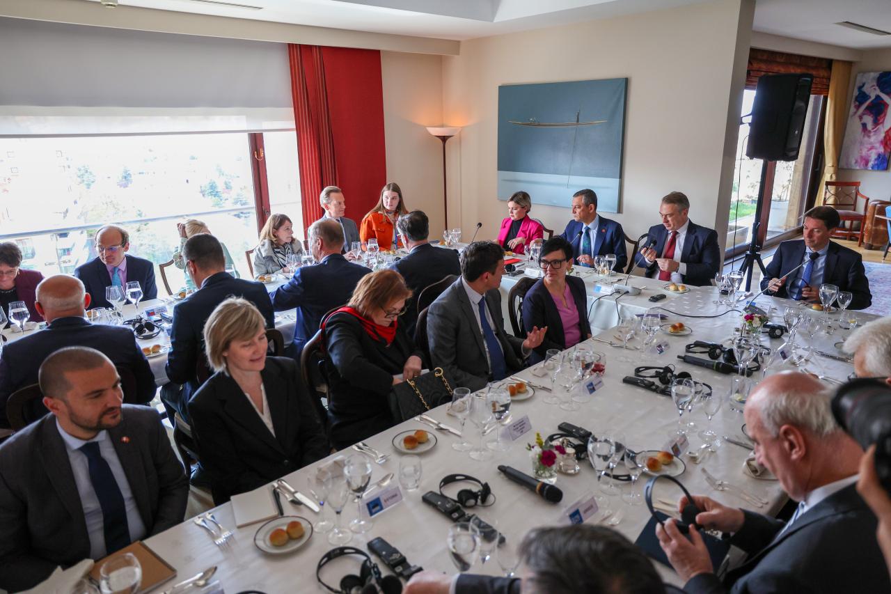 CHP Lideri Özgür Özel, AB Büyükelçileri ile Bir Araya Geldi