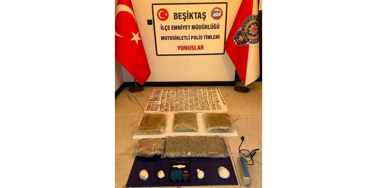 BEŞİKTAŞ’TA TAKSİCİNİN ÜZERİNDEN UYUŞTURUCU ÇIKTI, OPERASYONDA 2 KİŞİ DAHA YAKALANDI