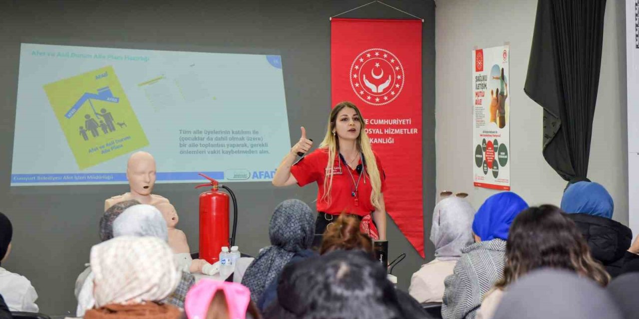 ESENYURT BELEDİYESİ’NDEN KADINLARA AFET BİLİNCİ EĞİTİMİ