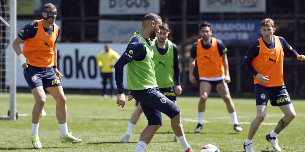 FENERBAHÇE, KAYSERİSPOR MAÇI HAZIRLIKLARINI SÜRDÜRDÜ