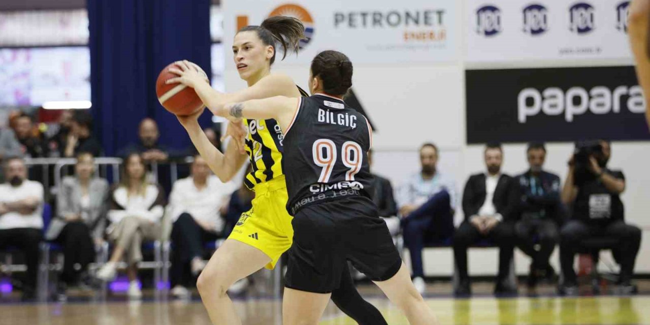 FENERBAHÇE SERİDE 1-0 ÖNE GEÇTİ