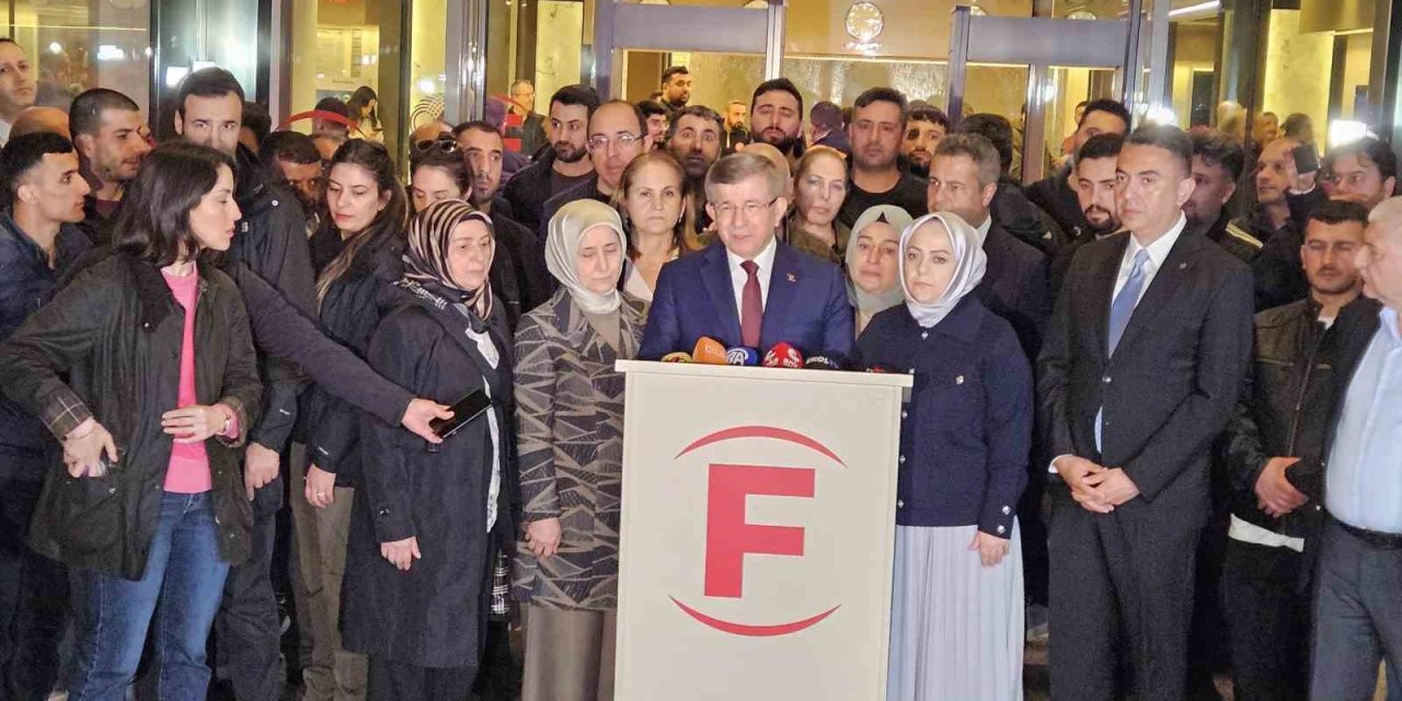 GELECEK PARTİSİ GENEL BAŞKANI DAVUTOĞLU, SIRRI SÜREYYA ÖNDER’İ HASTANEDE ZİYARET ETTİ