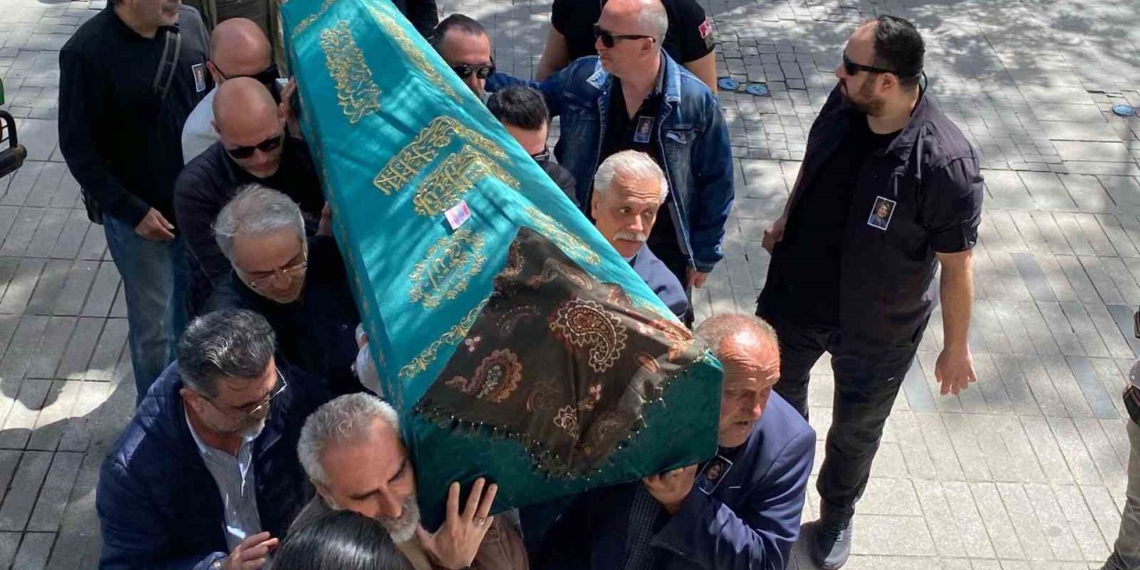 TARKAN’IN ANNESİ NEŞE TEVETOĞLU SON YOLCULUĞUNA UĞRANDI