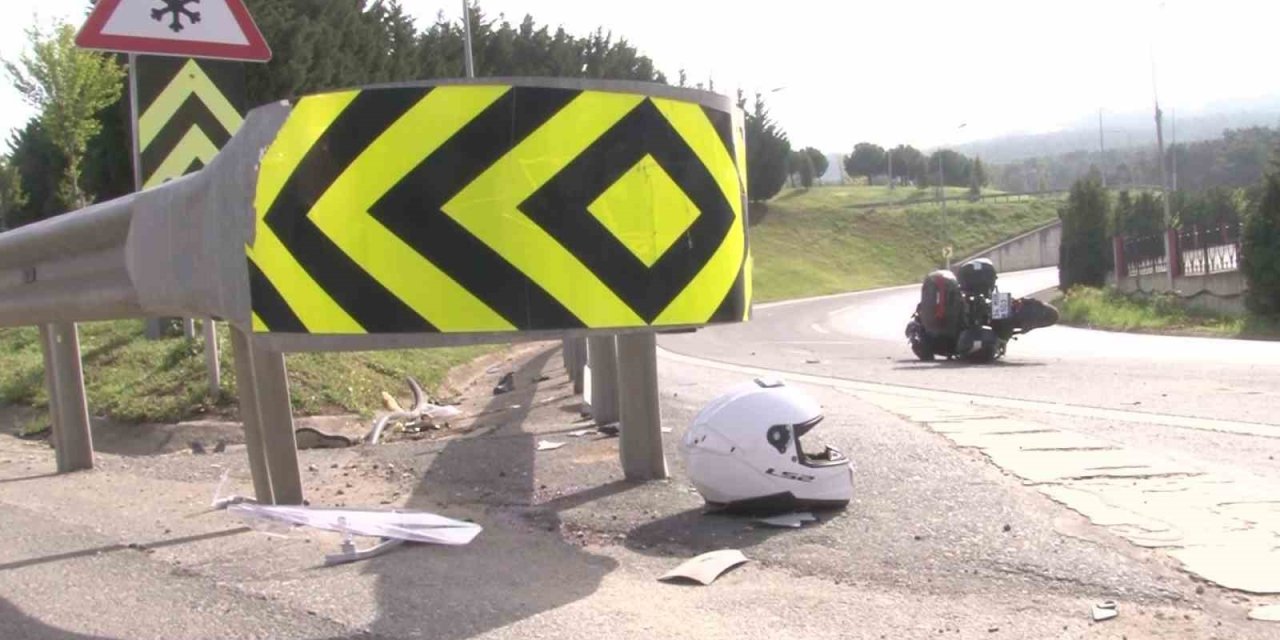 KARTAL’DA EMNİYET ŞERİDİNE YANAŞAN OTOMOBİL İLE MOTOSİKLET ÇARPIŞTI:1 AĞIR YARALI