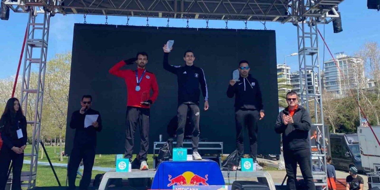 ÜMRANİYELİ SPORCU BOSPHORUS ÇEYREK MARATON YARIŞLARI’NDA ŞAMPİYON OLDU