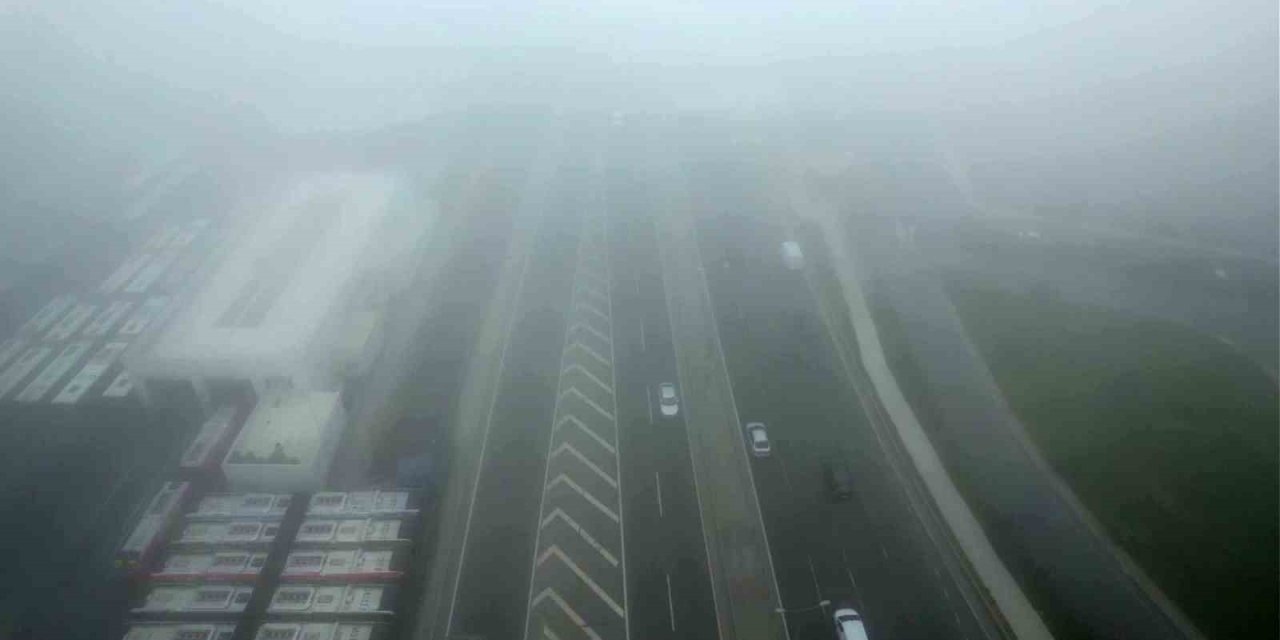 BEYLİKDÜZÜ’NDE SİS ETKİLİ OLDU