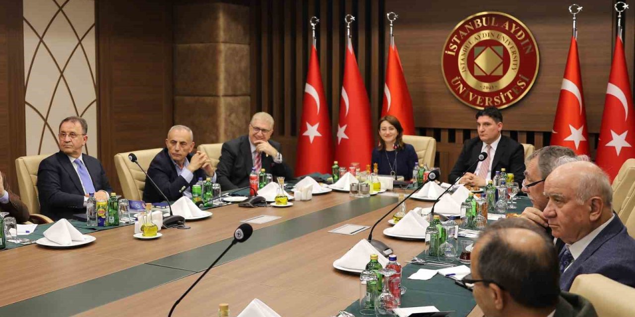 JEOPOLİTİK REKABETİN EKONOMİK YANSIMASI: TİCARET SAVAŞLARI