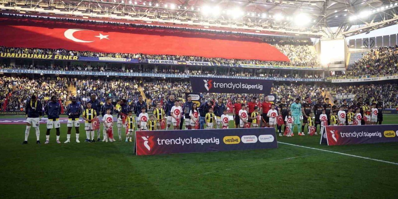 TRENDYOL SÜPER LİG: FENERBAHÇE: 0 - KAYSERİSPOR: 1 (MAÇ DEVAM EDİYOR)