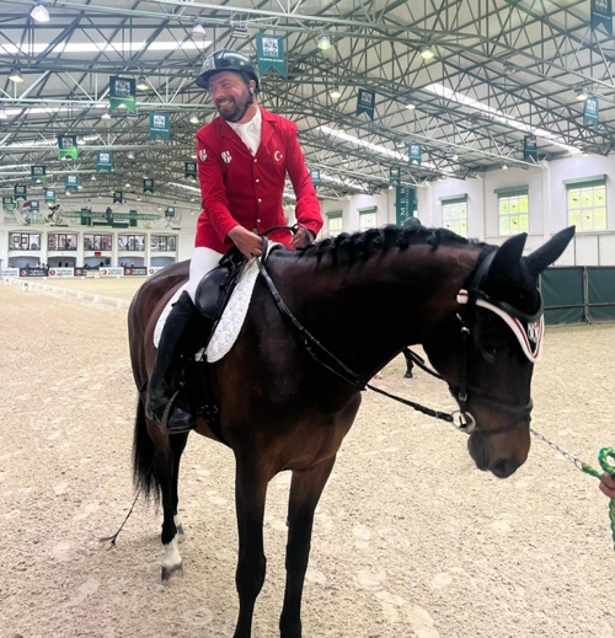 Alperen Alper 2025 yılı At Terbiyesi - Para At Terbiyesi Yarışmalarına katıldı