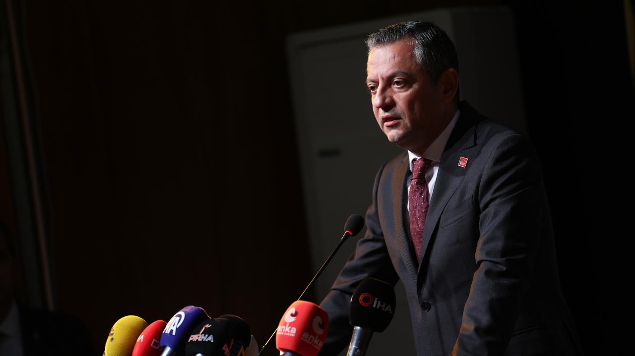 CHP Lideri Özgür Özel: “Tüm Katolik Dünyasına ve Vatikan Devleti’ne Başsağlığı Diliyorum”