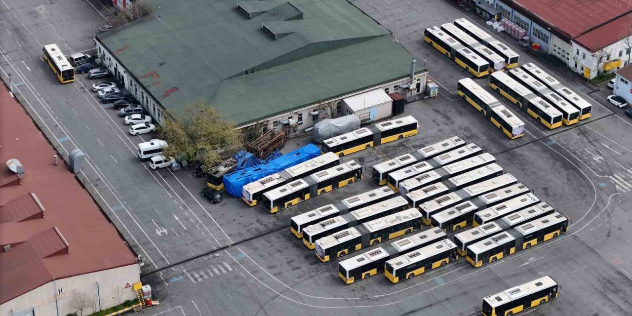 İETT GARAJLARI OTOBÜS MEZARLIĞINA DÖNÜŞTÜ, YANAN OTOBÜSLER HAVADAN GÖRÜNTÜLENDİ