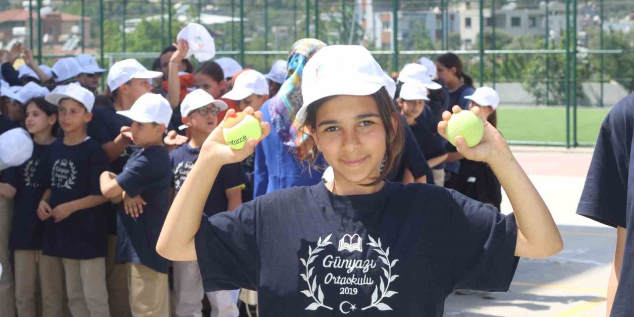HAYDİ TENİSE PROJESİ DEPREM BÖLGESİNDE EŞ ZAMANLI BAŞLADI