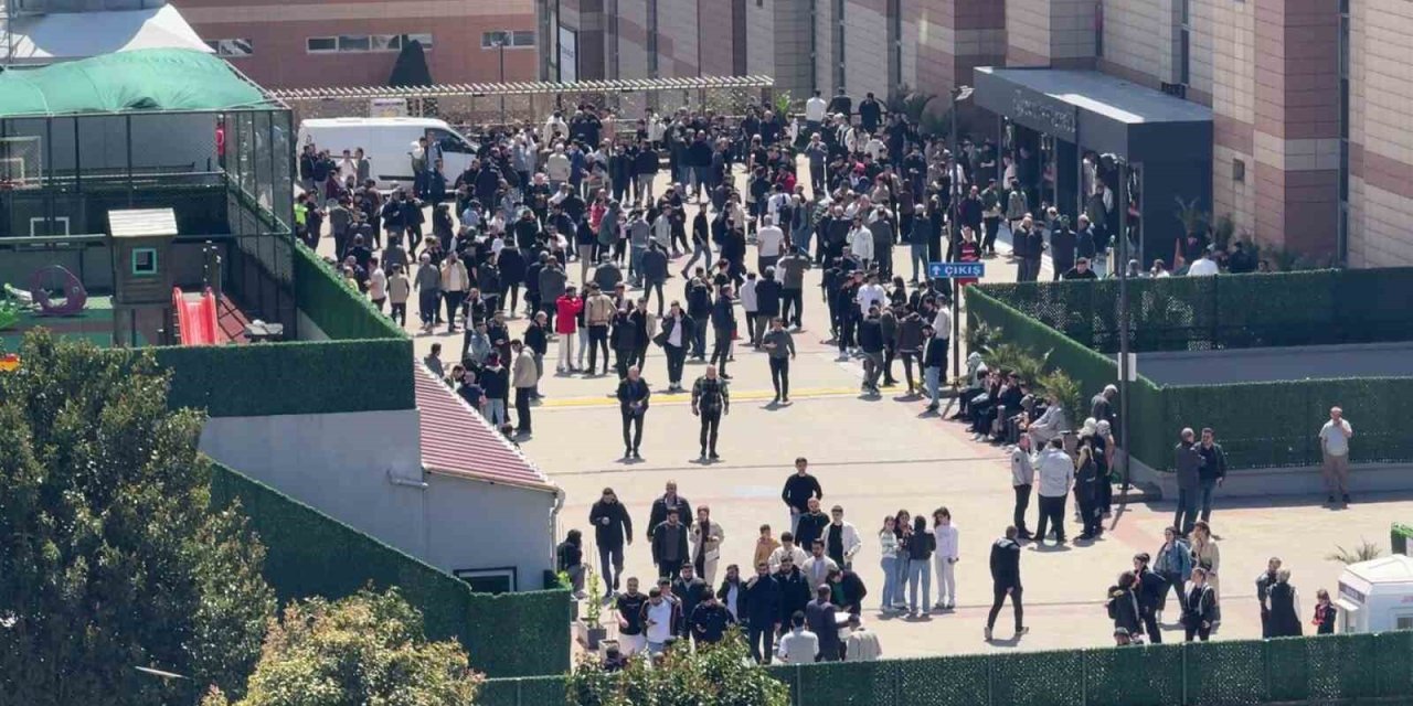 İSTANBUL’DA 6.2 BÜYÜKLÜĞÜNDE DEPREM