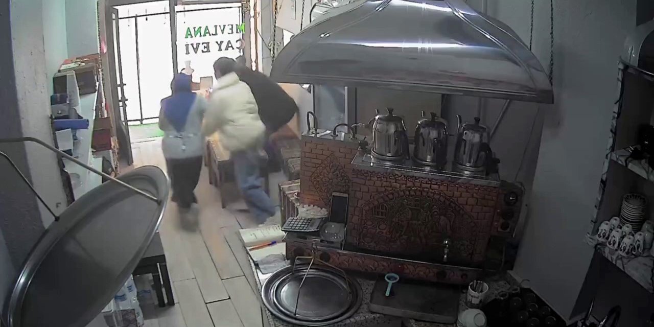 İSTANBUL’DA 6.2’LİK DEPREM ANI KAMERADA