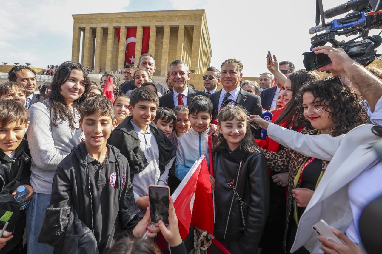 CHP Lideri Özgür Özel: “Saat 17.00’de Bütün Ankaralılarla Birlikte Kurduğumuz Meclis’ten Kurucumuz Atatürk’e Yürüyeceğiz”