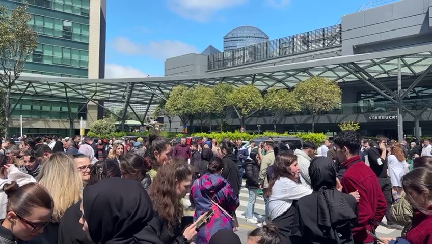 İSTANBUL’DAKİ DEPREM SONRASI HASTANEDE YAŞANAN PANİK ANLARI