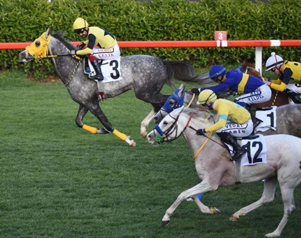 23 Nisan Koşusu'nu üst üste ikinci kez Deniz Efe kazandı