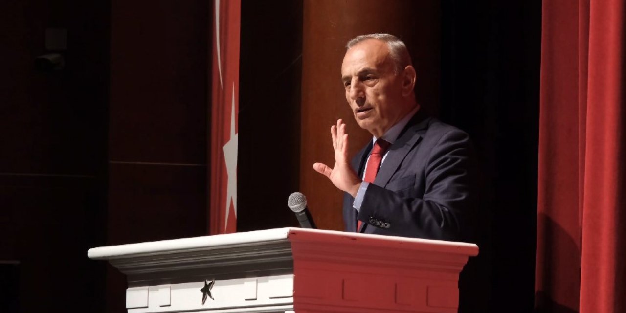 KÜÇÜKÇEKMECE BELEDİYE BAŞKANI PROGRAM SIRASINDA DEPREME YAKALANDI