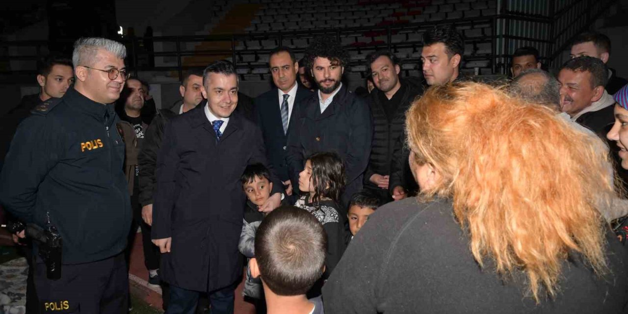 ESENYURT BELEDİYESİ TÜM EKİPLERİYLE GECE BOYUNCA SAHADA OLACAK