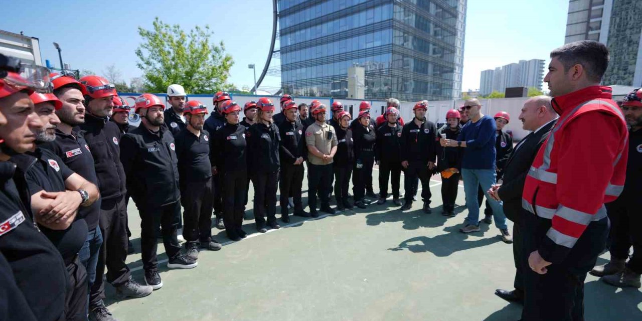 KARTAL BELEDİYESİ, İSTANBUL DEPREMİNE KARŞI TEYAKKUZA GEÇTİ