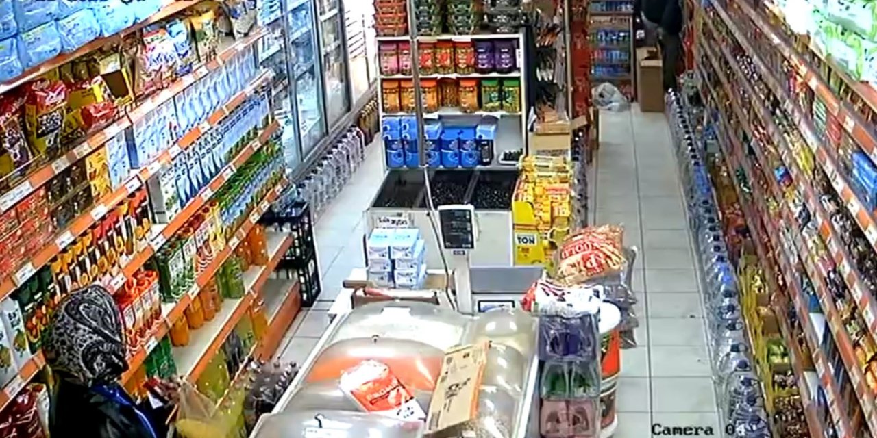 MARKETTE DEPREM ANI KAMERADA: ÜRÜNLER YERE DÜŞTÜ