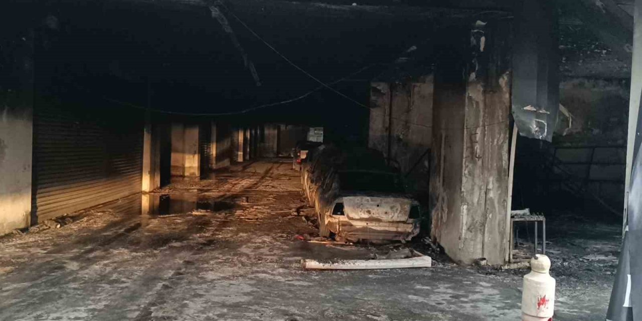 SANCAKTEPE’DE OTO GALERİCİLER SİTESİNDE ÇIKAN YANGININ BIRAKTIĞI HASAR BÖYLE GÖRÜNTÜLENDİ