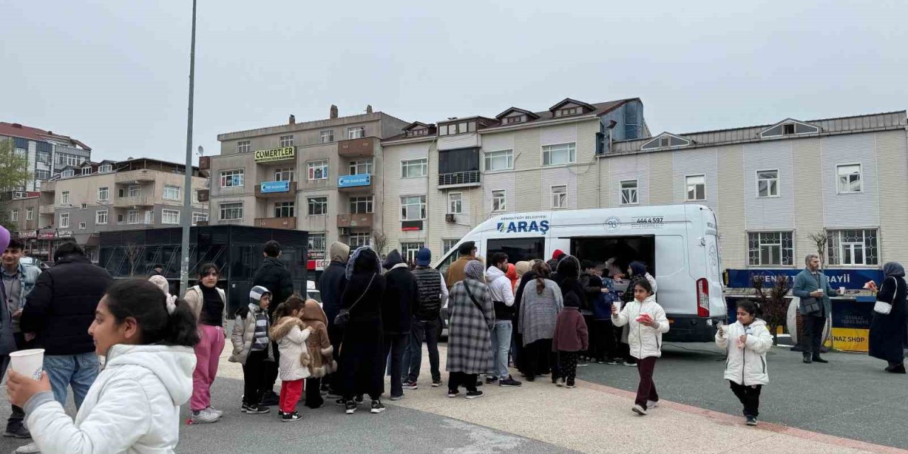 DEPREMİN ARDINDAN ARNAVUTKÖY BELEDİYESİ SEFERBER OLDU