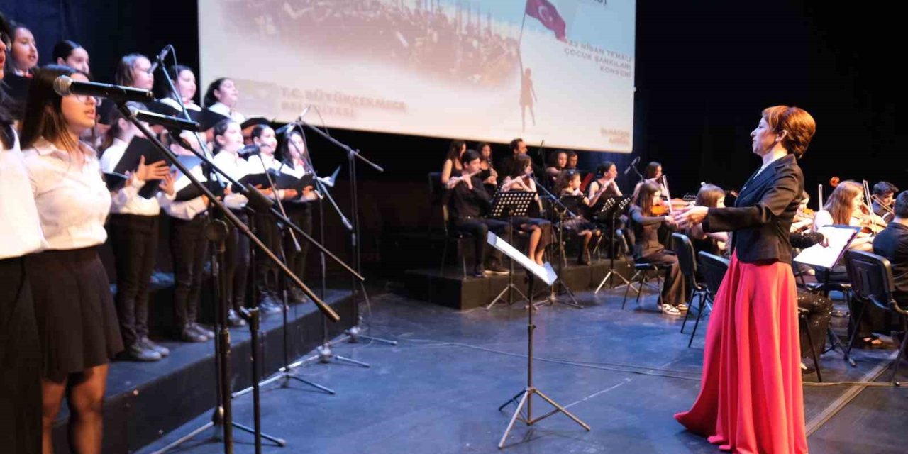 BÜYÜKÇEKMECE’DE GENÇ YETENEKLER UNUTULMAZ BİR KONSERE İMZA ATTI