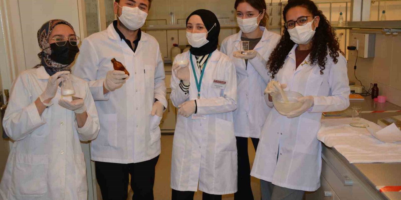 GELECEĞİN ECZACILARI KENDİ PASTİLLERİNİ ÜRETTİ