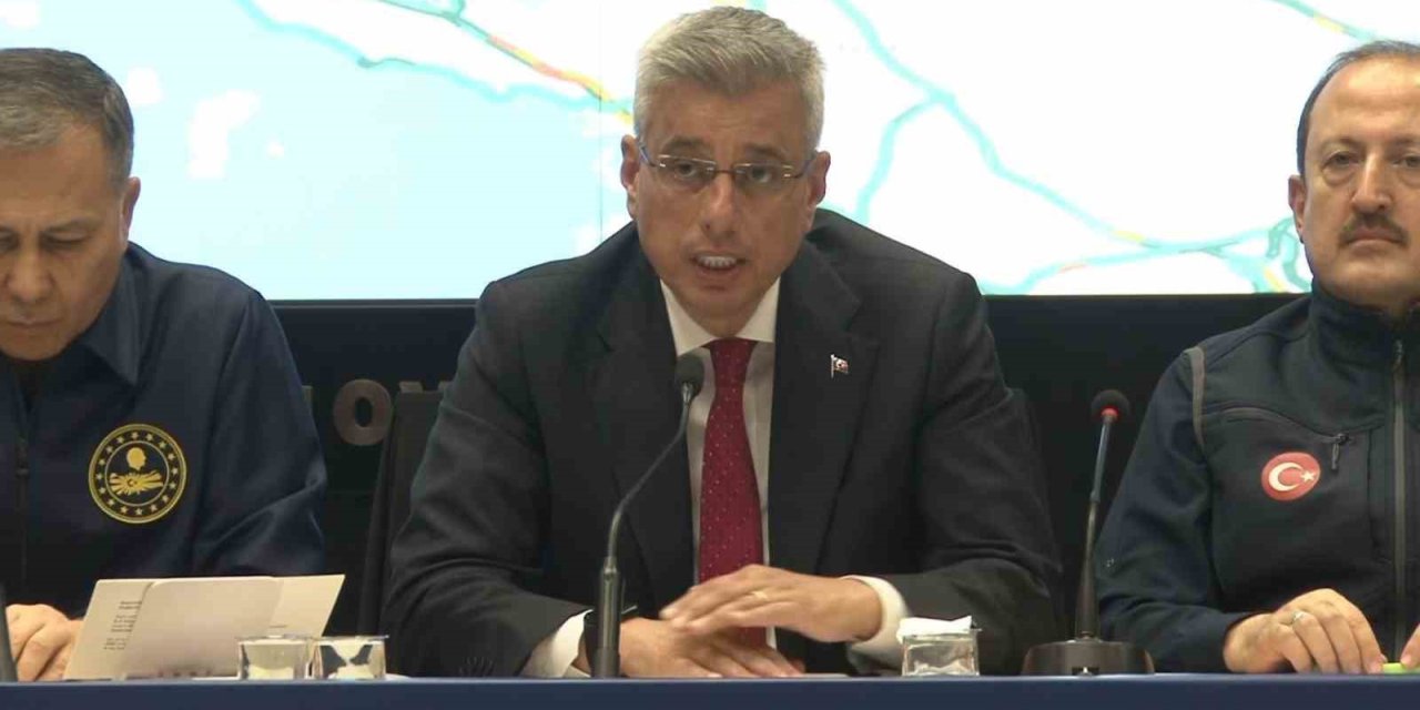 BAKAN MEMİŞOĞLU: "TÜM HASTANELERİMİZDE HİZMETLERİMİZ KESİNTİSİZ SÜRÜYOR"