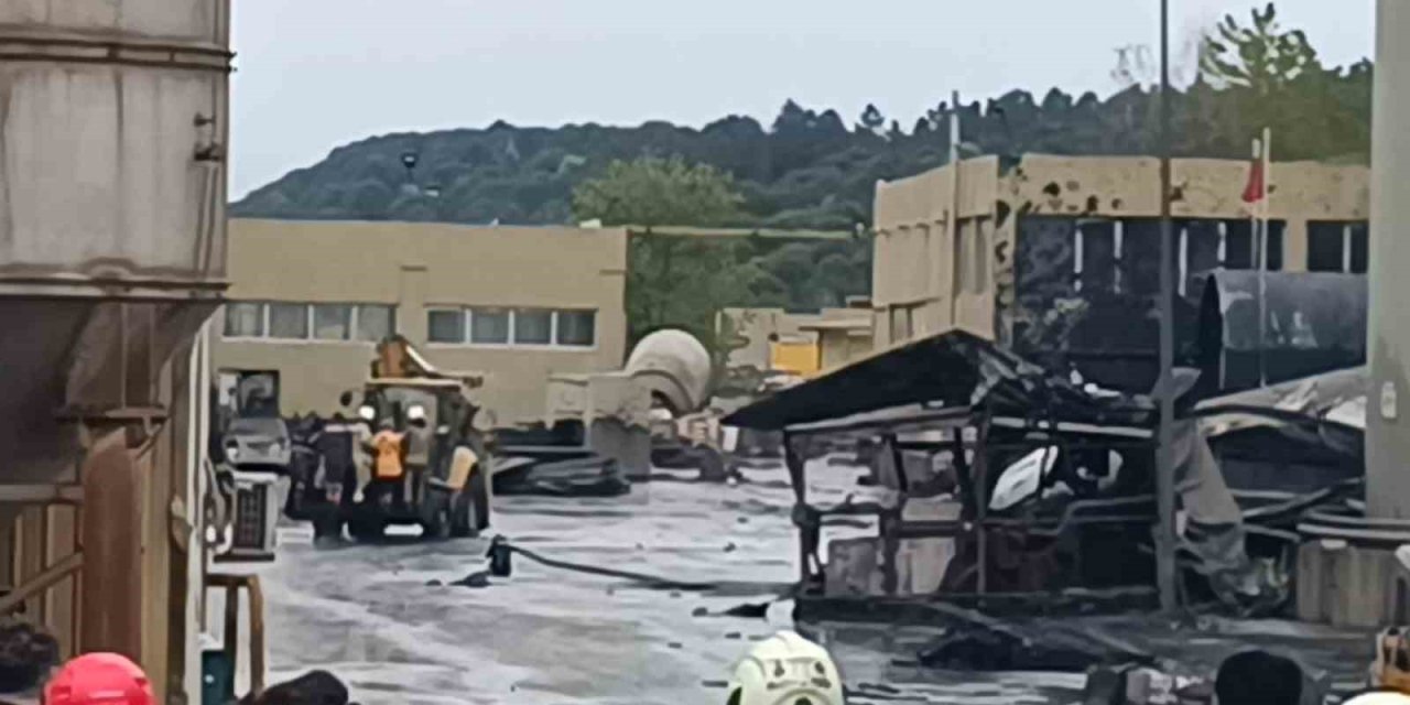 TUZLA’DA ARITMA TESİSİNDE PATLAMA: 5 İŞÇİ YARALANDI