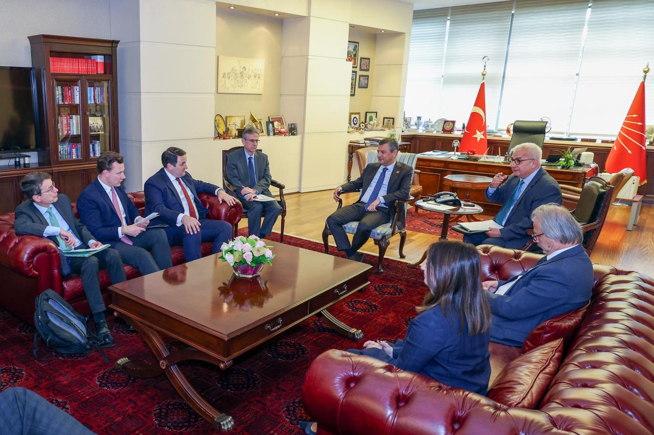 CHP Genel Başkanı Özgür Özel, Alman Bakan Liminski ile Bir Araya Geldi