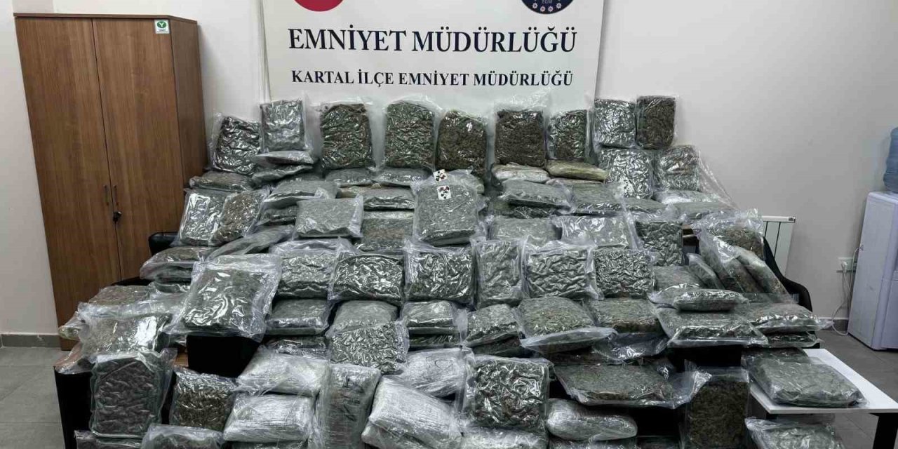 MALTEPE’DE PETSHOP GÖRÜNÜMLÜ DEPODA 100 KİLO UYUŞTURUCU ELE GEÇİRİLDİ