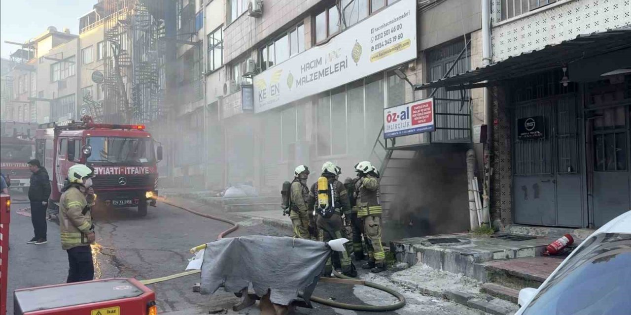 BAYRAMPAŞA’DA İPLİKÇİDE KORKUTAN YANGIN