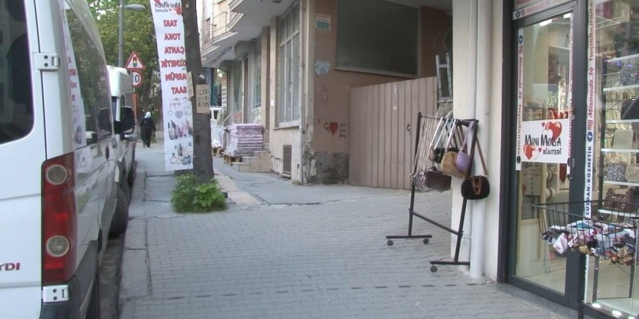 ESENYURT’TA KAVGAYI FIRSAT BİLEREK ÇANTAYI ALIP BÖYLE KAÇTI