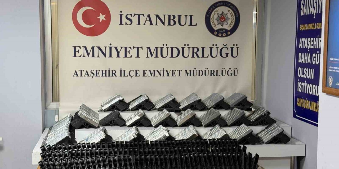 İSTANBUL’DA YASADIŞI SİLAH ATÖLYESİNE BASKIN: 313 RUHSATSIZ TABANCA ELE GEÇİRİLDİ