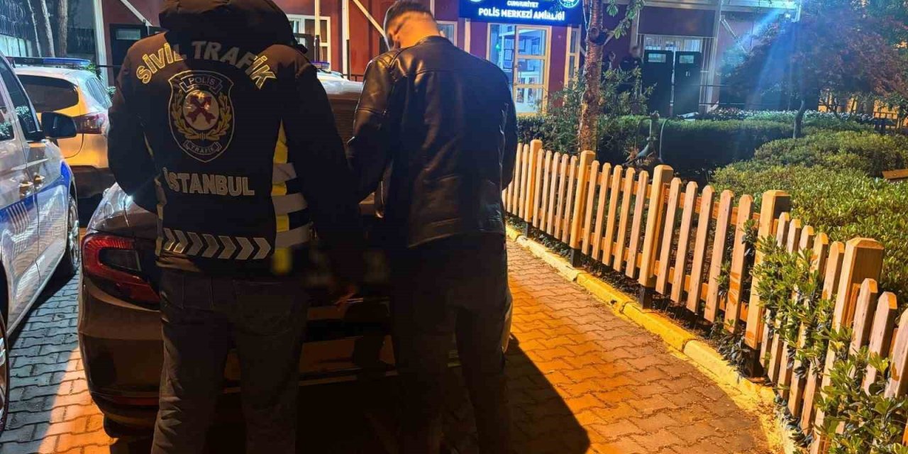 MALTEPE’DE AMBULANSA YOL VERMEYEN EHLİYETSİZ SÜRÜCÜYE PARA CEZASI