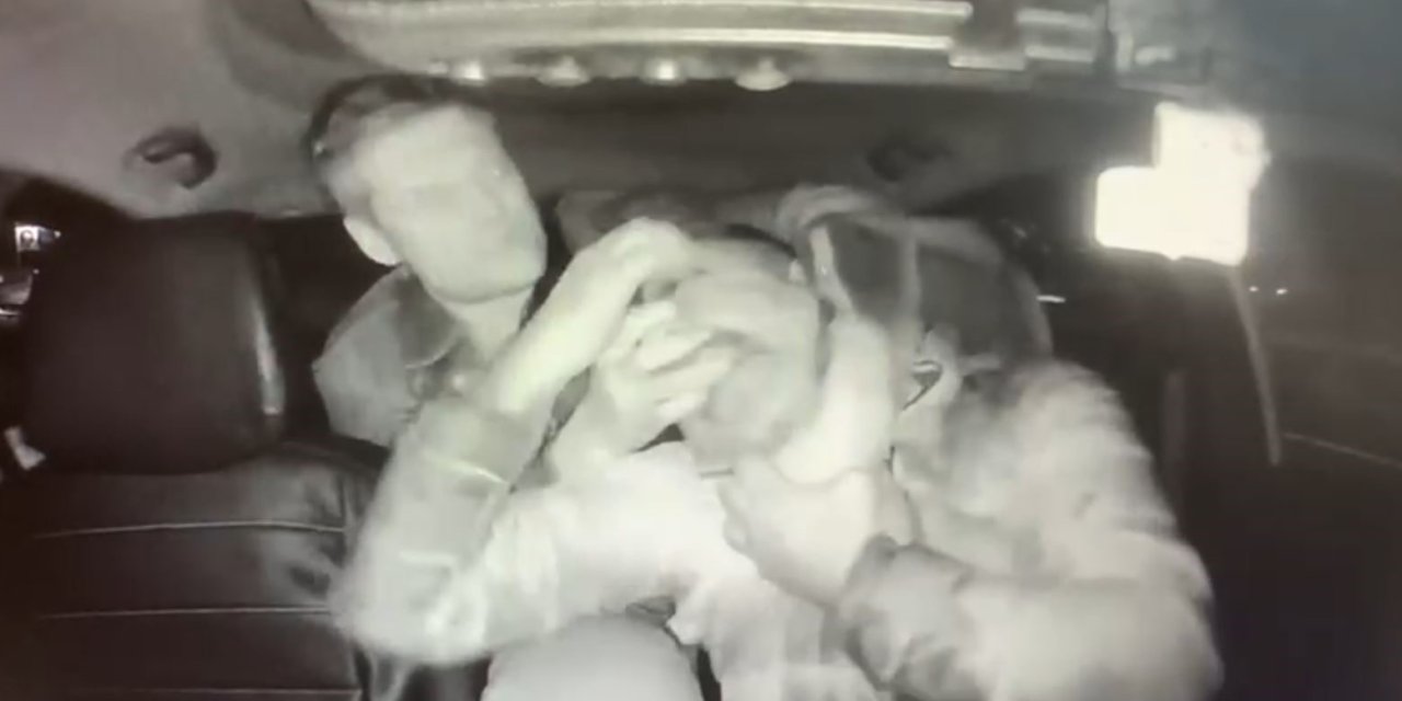 İNGİLİZ BOKSÖRÜN, TAKSİ ŞOFÖRÜNÜ DARP ETTİĞİ ANLAR ORTAYA ÇIKTI