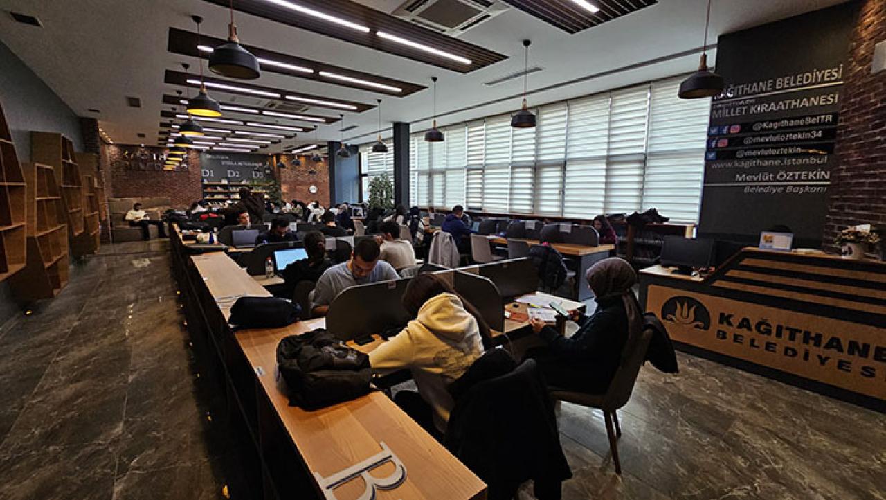 KÂĞITHANE'DE MİLLET KIRAATHANELERİ GENÇLERLE DOLUP TAŞIYOR