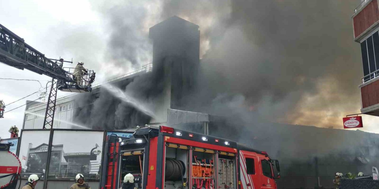 SANCAKTEPE’DE FABRİKA YANGINI
