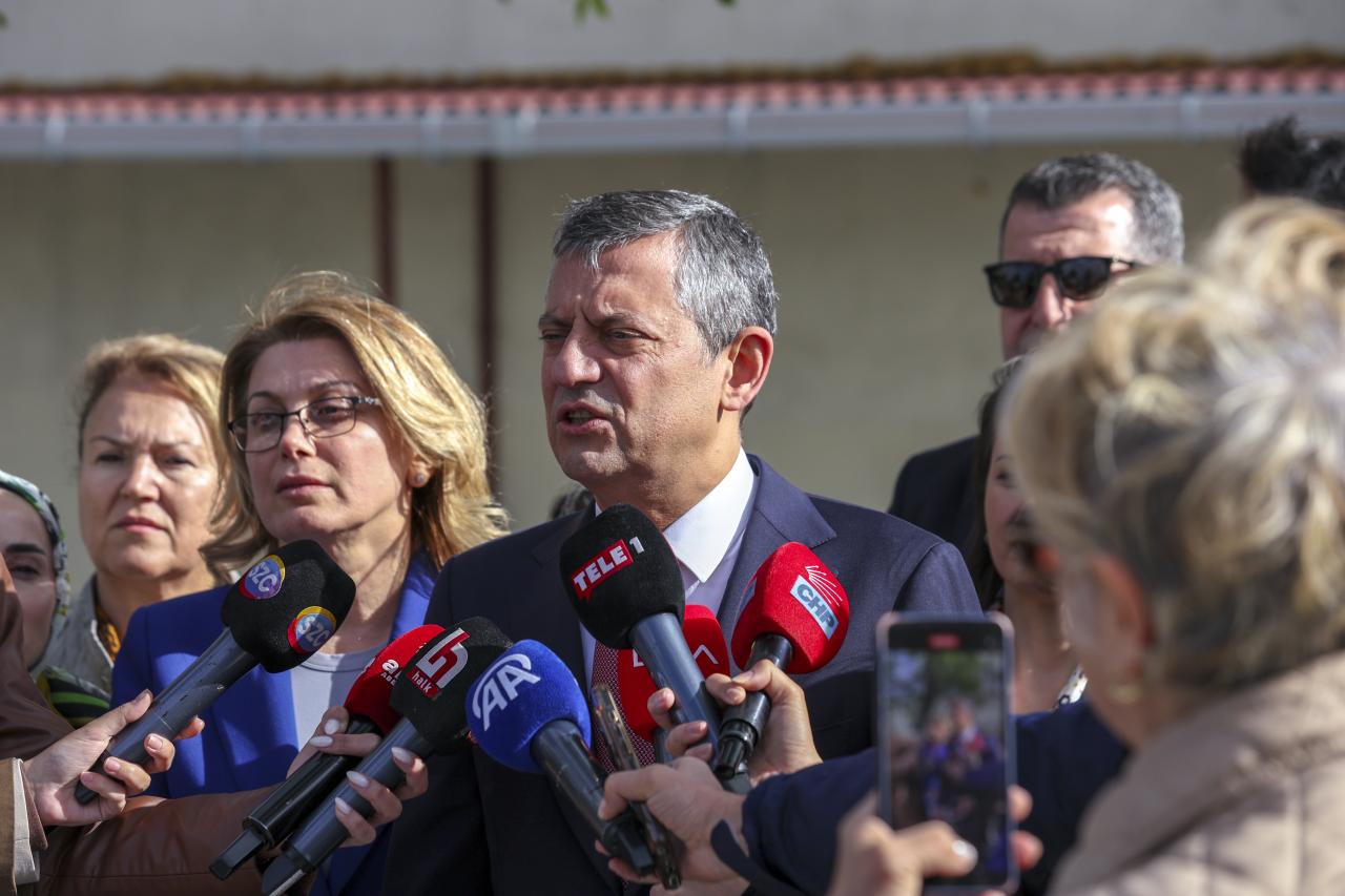 CHP Genel Başkanı Özgür Özel: “Esila İçerde Geçirdiği Her Gün, Tuttuğu Dövizin Doğruluğunu İspatlıyor”