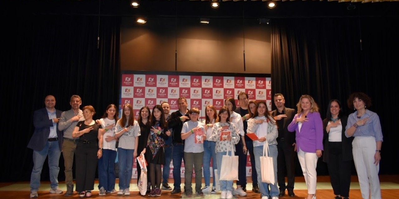 KİDZANİA İSTANBUL 11. YAŞ GÜNÜNÜ GENÇ YAZARLARIN ÖYKÜLERİ İLE KUTLADI