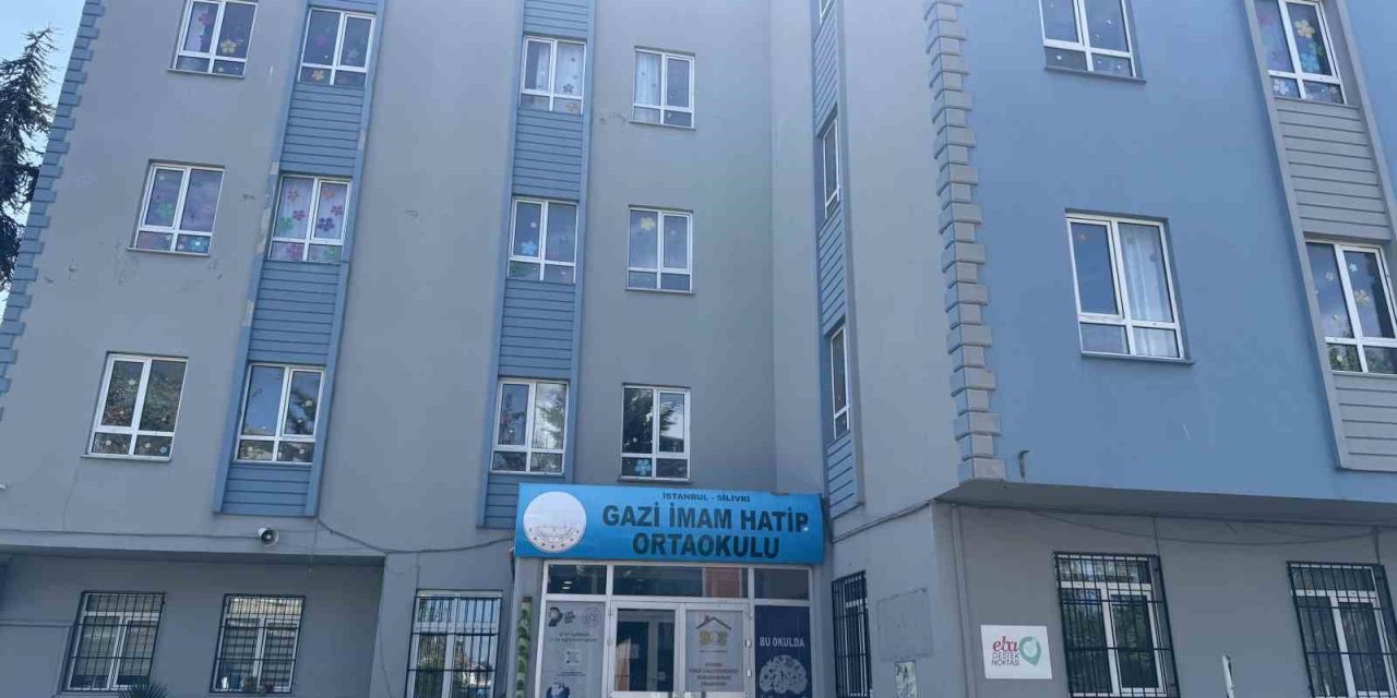 SİLİVRİ’DE DEPREMDE HASAR ALAN GAZİ İMAM HATİP ORTAOKULU’NA TAHLİYE KARARI