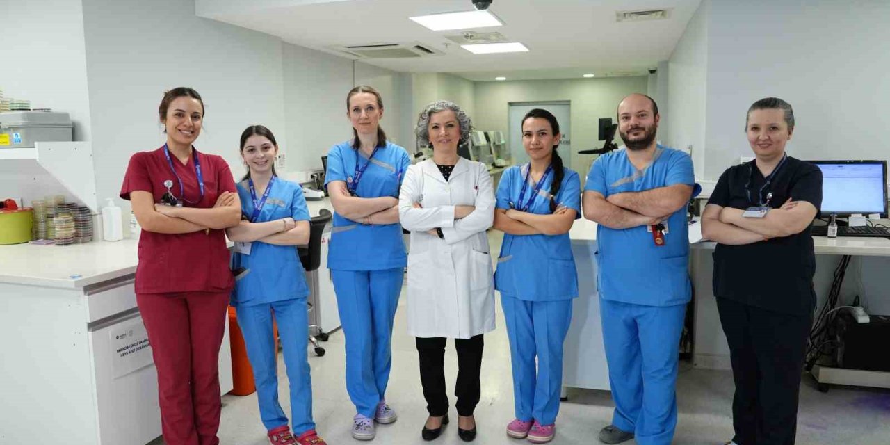 SAĞLIK SEKTÖRÜNÜN GİZLİ KAHRAMANLARI LABORATUVAR TEKNİKERLERİ