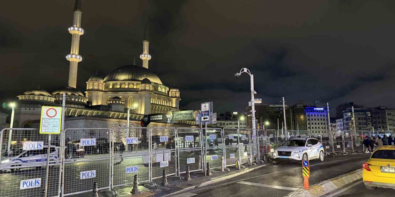 TAKSİM’DE 1 MAYIS TEDBİRLERİ İÇİN KAPATILAN YOLLAR AÇILMAYA BAŞLADI