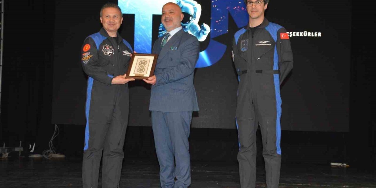 ASTRONOT ALPER GEZERAVCI, SEYİR DEFTERİNİ KIBRIS’LA PAYLAŞTI