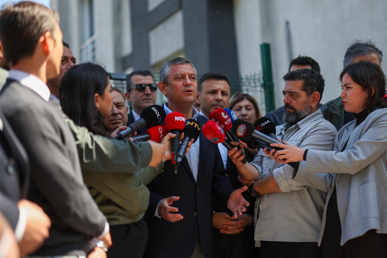 CHP Genel Başkanı Özgür Özel: “Atılan Yumruk, Siyasette Şiddeti Savunanları Mahçup Eder”