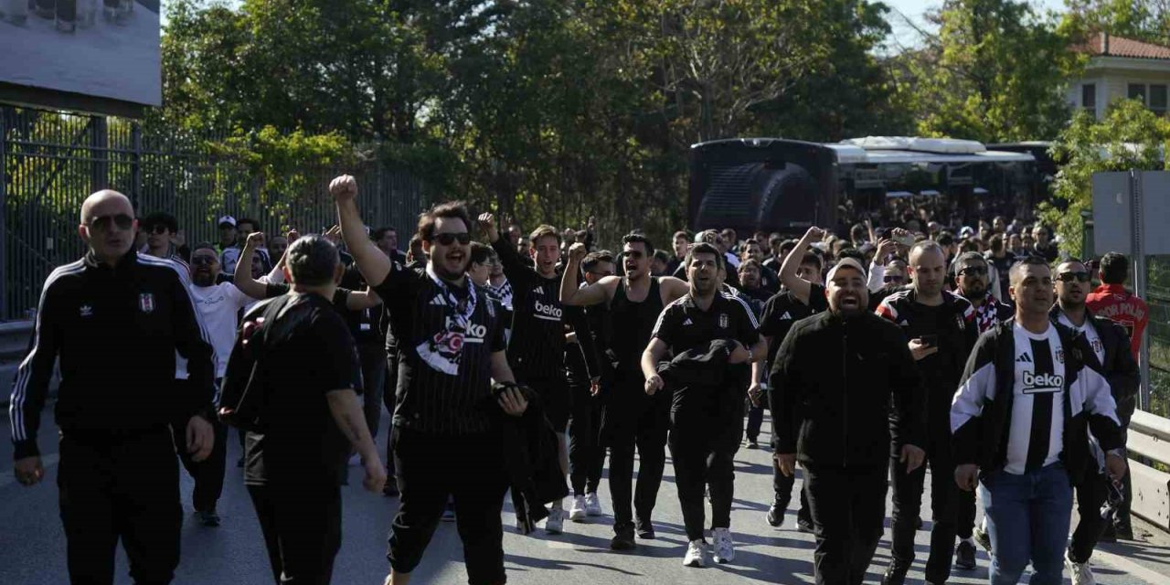 BEŞİKTAŞ TARAFTARI STADA GELDİ